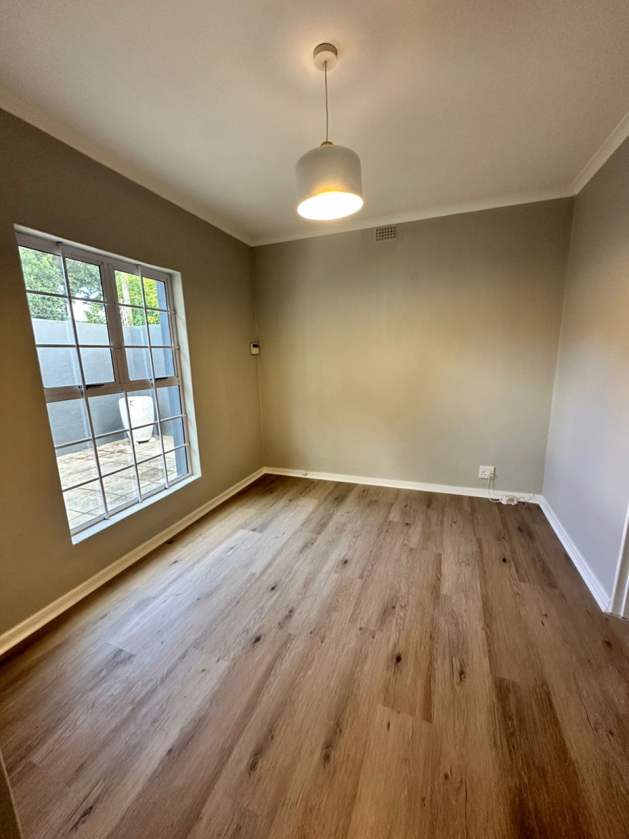 To Let 1 Bedroom Property for Rent in Harfield Village Western Cape